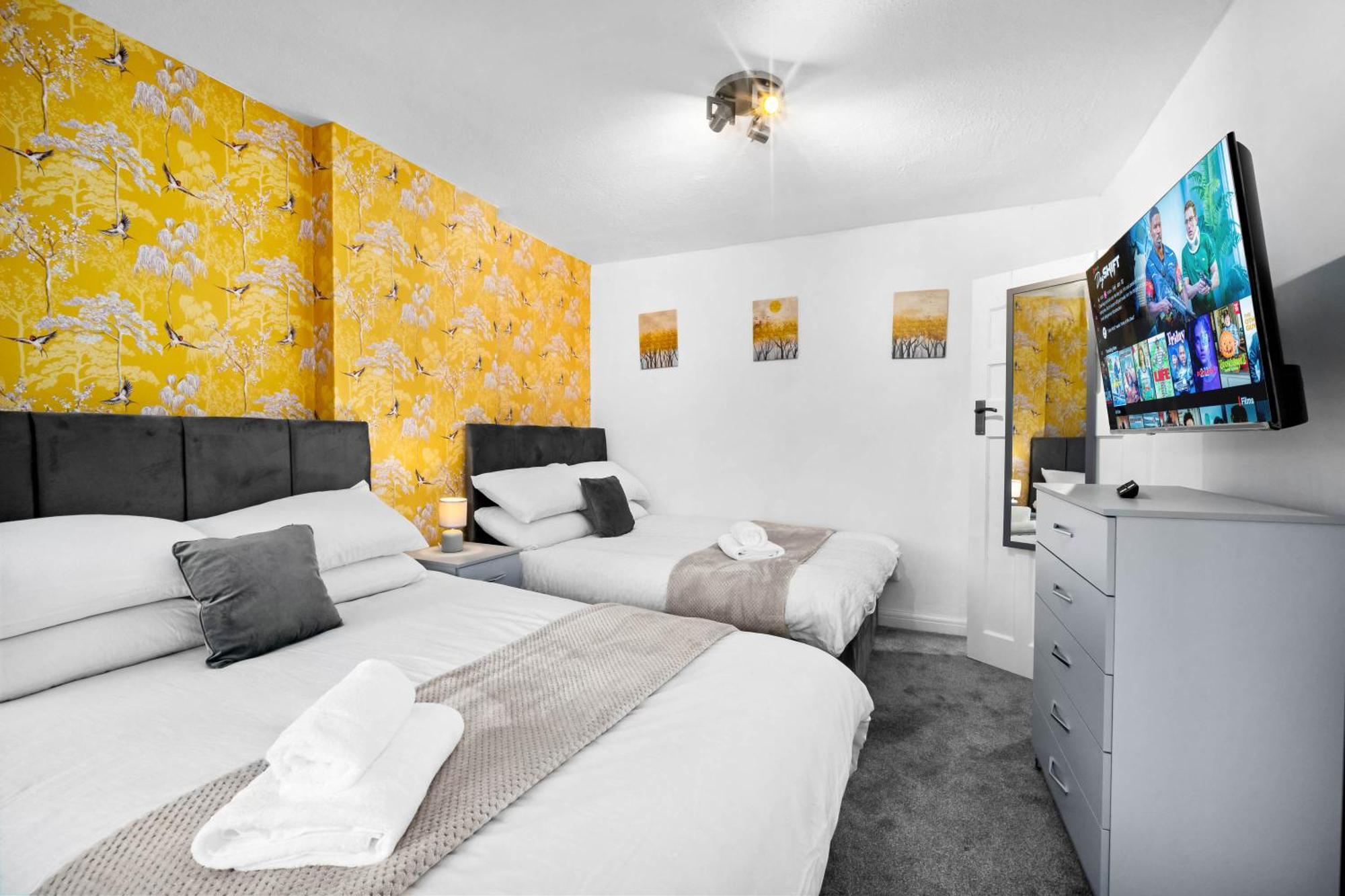 Modern 18 Guest Large In Solihull - Near Nec, Jlr, Hs2 And Bhx Holiday home Birmingham
